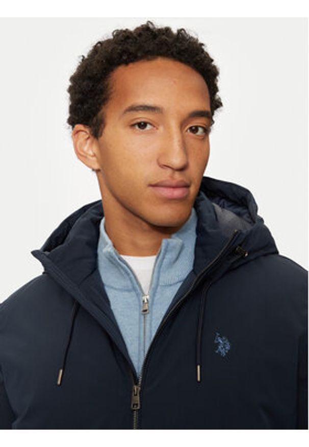 U.S. Polo Assn. Kurtka zimowa MUP3772 Granatowy Regular Fit. Typ kołnierza: polo. Kolor: niebieski. Materiał: syntetyk. Sezon: zima