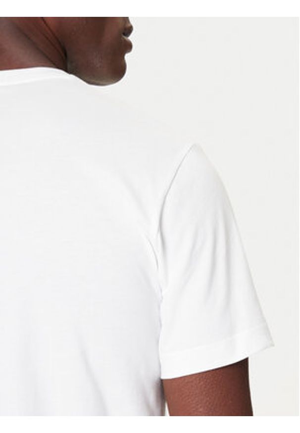 GANT - Gant T-Shirt 2004080 Biały Regular Fit. Kolor: biały. Materiał: bawełna