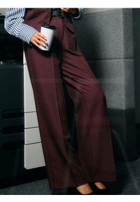 Sinsay - Spodnie wide leg z zakładkami - czerwony. Kolor: czerwony