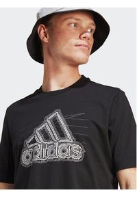 Adidas - adidas T-Shirt Growth Badge Graphic IN6258 Czarny Regular Fit. Kolor: czarny. Materiał: bawełna