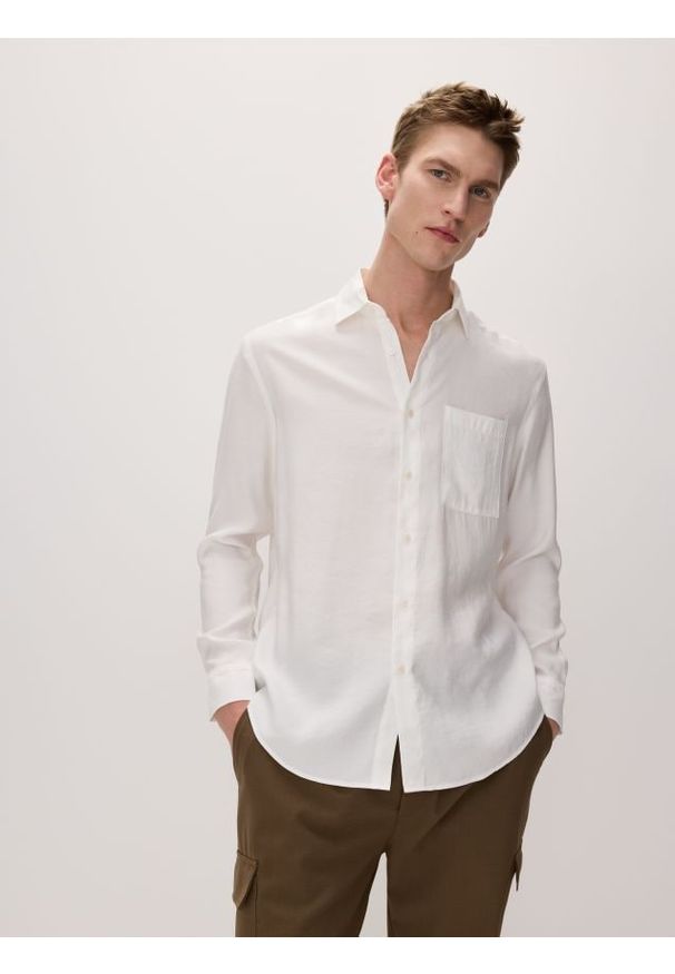 Reserved - Koszula comfort fit - biały. Kolor: biały