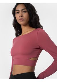 4f - Longsleeve crop-top slim z wycięciami damski. Okazja: na co dzień. Typ kołnierza: dekolt na plecach. Kolor: różowy. Materiał: elastan, dzianina, materiał. Długość rękawa: długi rękaw. Długość: długie. Styl: casual