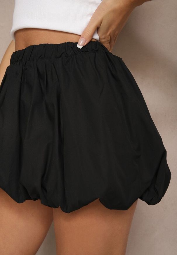 Renee - Czarna Spódnica w Stylu Bombki Alimetra. Okazja: na co dzień. Kolor: czarny. Wzór: aplikacja. Styl: elegancki, casual