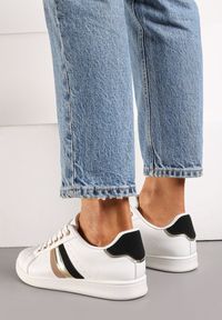 Born2be - Biało-Czarne Sneakersy Sznurowane z Metalicznymi Wstawkami Vunna. Kolor: biały. Materiał: jeans. Obcas: na obcasie. Wysokość obcasa: niski #2