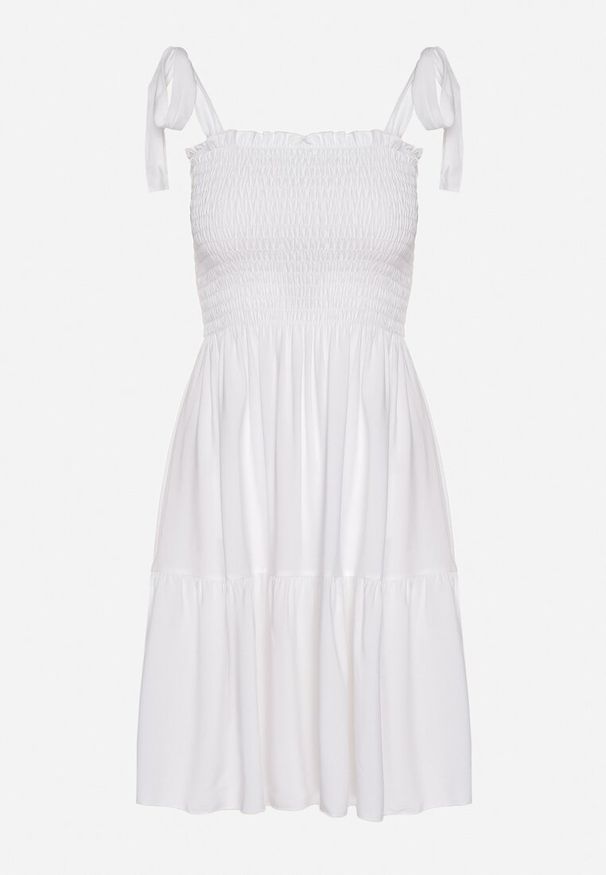 Born2be - Biała Bawełniana Sukienka z Elastyczną Górą i Wiązanymi Ramiączkami Tolimea. Okazja: na co dzień. Kolor: biały. Materiał: bawełna. Długość rękawa: na ramiączkach. Styl: klasyczny, casual, elegancki