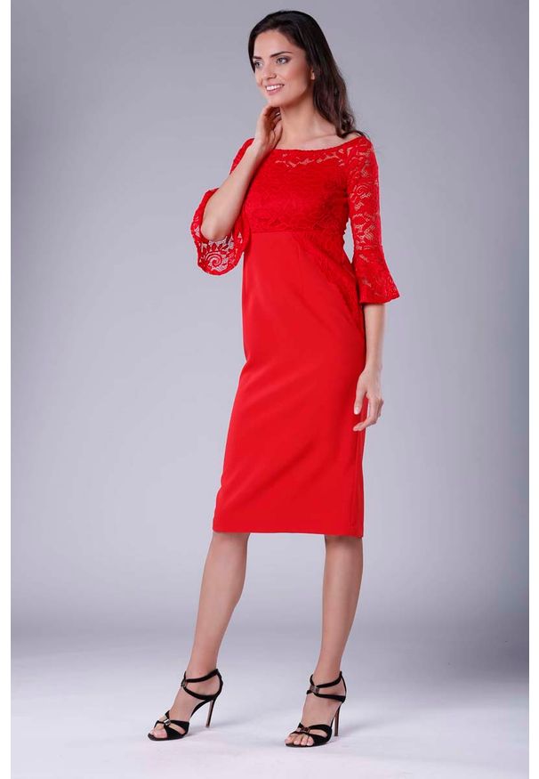 Nommo - Czerwona Wizytowa Dopasowana Sukienka z Koronką. Kolor: czerwony. Materiał: koronka. Wzór: koronka. Styl: wizytowy
