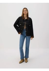 Reserved - Jeansy flare z krótszą nogawką - niebieski. Kolor: niebieski. Długość: krótkie