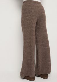 Born2be - Brązowe Dzianinowe Spodnie o Szerokim Kroju z Domieszką Wełny i Wiskozy Tiemella. Okazja: na co dzień. Kolor: brązowy. Materiał: wełna, wiskoza, dzianina. Styl: casual, sportowy #3
