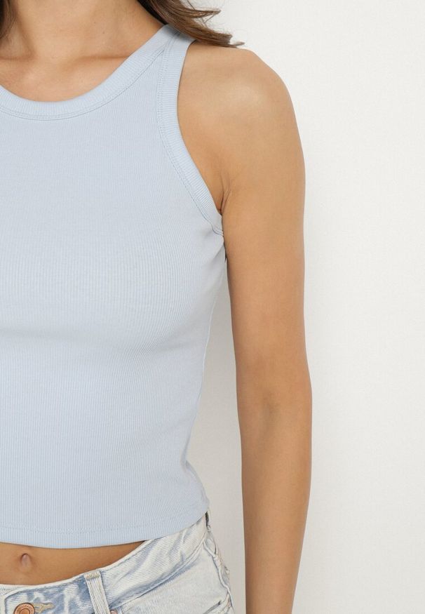 Born2be - Jasnoniebieski Bawełniany Top z Prążkowanego Materiału Tilzedi. Okazja: na co dzień. Kolor: niebieski. Materiał: bawełna, prążkowany, materiał. Sezon: zima. Styl: klasyczny, casual