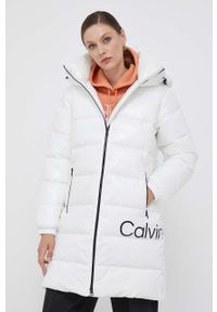 Calvin Klein Jeans kurtka damska kolor biały zimowa. Kolor: biały. Materiał: włókno. Sezon: zima #1