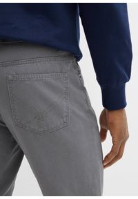 bonprix - Spodnie regular fit z bawełnianego diagonalu, straight. Kolor: szary. Materiał: bawełna. Styl: klasyczny #3