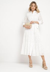 Born2be - Biała Bawełniana Sukienka Ażurowa o Koszulowym Kroju Elowetia. Okazja: na imprezę. Kolor: biały. Materiał: bawełna. Długość rękawa: długi rękaw. Wzór: ażurowy. Typ sukienki: koszulowe. Styl: boho, elegancki #1