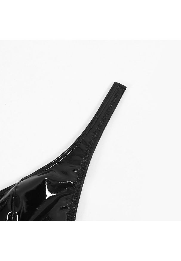 Intica - Komplet bielizny z delikatnym biustonoszem i majtkami Dea. Kolor: czarny. Materiał: skóra, materiał