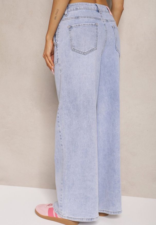 Renee - Niebieskie Szerokie Jeansy High Waist z Naszytymi Kieszeniami Zalittie. Okazja: na co dzień, na randkę. Stan: podwyższony. Kolor: niebieski. Wzór: aplikacja. Styl: klasyczny, elegancki, casual