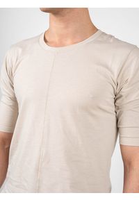 La Haine Inside Us T-shirt "Sebat" | P2208 3M | SEBAT | Mężczyzna | Beżowy. Kolor: beżowy. Materiał: bawełna. Długość: długie #5