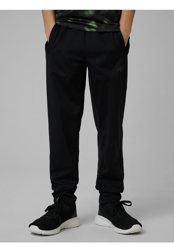 4f - 4F Spodnie sportowe szybkoschnące chłopięce - czarne 122/128 (6-8 lat). Kolor: czarny. Sezon: lato. Sport: fitness