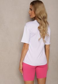 Renee - Różowo-Biały Komplet 2-Częściowy Koszulka z Ozdobnym Nadrukiem i Elastyczne Kolarki High Waist Vannesa. Kolor: różowy. Materiał: tkanina. Wzór: nadruk #3