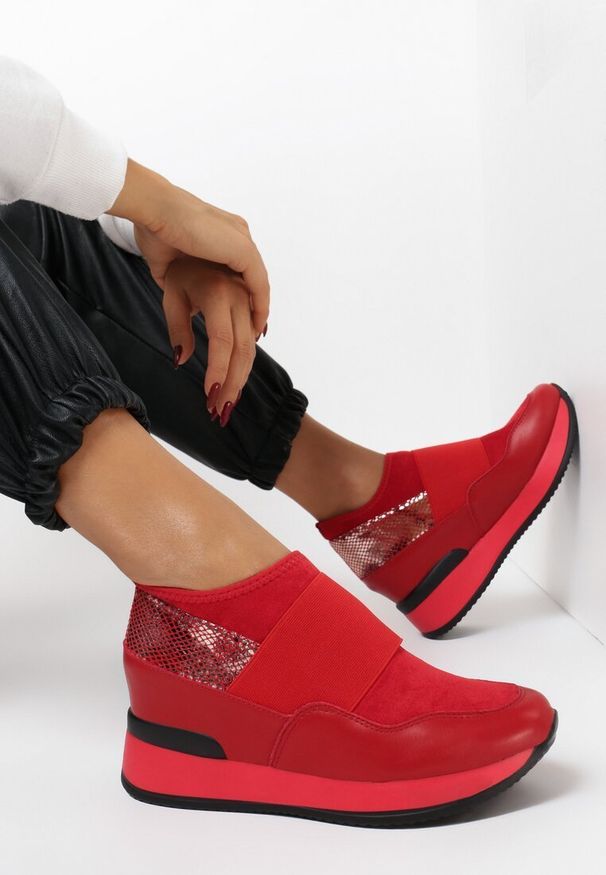 Born2be - Czerwone Sneakersy Mapeloris. Wysokość cholewki: przed kostkę. Kolor: czerwony. Materiał: skóra. Szerokość cholewki: normalna. Obcas: na koturnie
