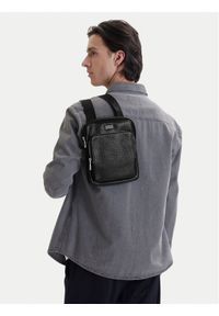 Guess Saszetka HMBOGS P6223 Czarny. Kolor: czarny. Materiał: skóra #1