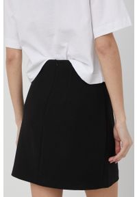Sisley spódnica kolor czarny mini rozkloszowana. Kolor: czarny. Materiał: tkanina #5