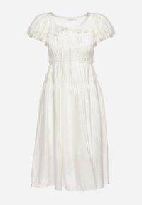 Born2be - Jasnobeżowa Rozkloszowana Sukienka z Bufiastymi Rękawami i Marszczoną Górą Vikkasha. Okazja: na co dzień. Kolor: beżowy. Typ sukienki: proste. Styl: casual, retro, elegancki #7