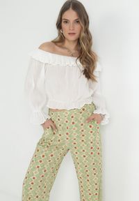 Born2be - Jasnozielone Szerokie Spodnie Bawełniane w Fantazyjny Nadruk Miia. Okazja: na co dzień. Kolor: zielony. Materiał: bawełna. Długość: długie. Wzór: nadruk. Styl: elegancki, casual
