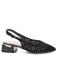 Czółenka damskie S.Barski, cholewka ze skóry naturalnej spiczasty nosek i geometryczny obcas, czarne, CR61-3004. Kolor: czarny. Materiał: skóra. Szerokość cholewki: normalna. Wzór: geometria. Obcas: na obcasie. Wysokość obcasa: średni #5