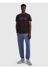 4f - 4F T-shirt regular z nadrukiem męski - brązowy M. Okazja: na co dzień, do pracy, na spacer. Kolor: brązowy. Materiał: jeans, dzianina, bawełna, dresówka, materiał. Wzór: nadruk. Styl: casual, klasyczny #2
