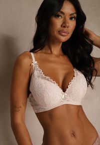 Renee - Jasnoróżowy Biustonosz Zdobiony Koronką i Kokardami Morgavia. Kolor: różowy. Materiał: koronka. Wzór: koronka, aplikacja #4