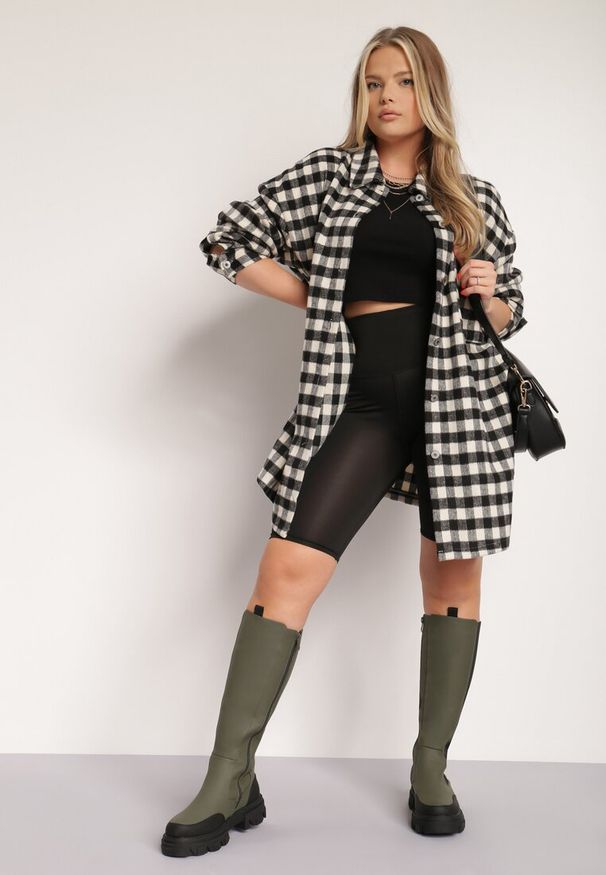 Renee - Czarna Koszula Z Wełną Mylistos. Kolekcja: plus size. Kolor: czarny. Materiał: wełna. Długość: długie. Wzór: aplikacja