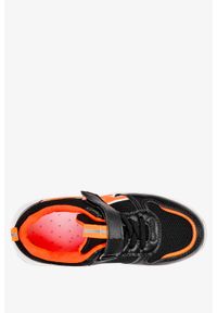Casu - Czarne buty sportowe na rzep casu 3/3/21/m. Zapięcie: rzepy. Kolor: czarny, pomarańczowy, wielokolorowy