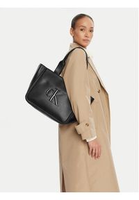 Calvin Klein Torebka Bold Ck Medium Tote LV04F3218G Czarny. Kolor: czarny. Materiał: skórzane #4
