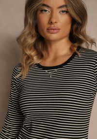 Renee - Czarna Bluzka Longsleeve Ozdobiona Paskami i Cyrkoniami Ralenea. Okazja: na co dzień. Kolor: czarny. Materiał: jeans. Długość rękawa: długi rękaw. Wzór: aplikacja. Styl: elegancki, casual #4
