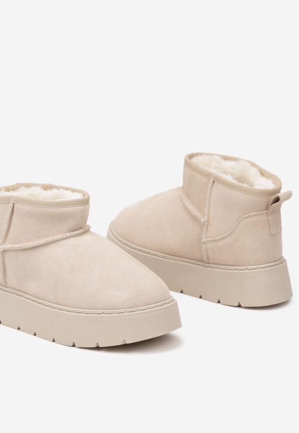 Renee - Beżowe Niskie Śniegowce ze Skóry Naturalnej Mocno Ocieplane Rialithe. Okazja: na co dzień. Kolor: beżowy. Materiał: skóra. Sezon: zima. Obcas: na obcasie. Styl: casual, elegancki. Wysokość obcasa: niski