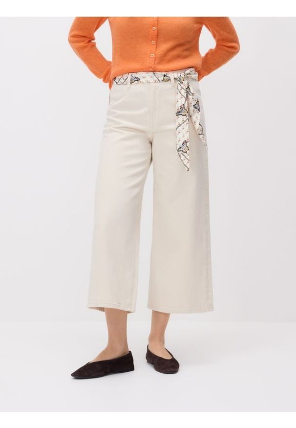 Reserved - Jeansy culotte z chustką - kremowy. Kolor: kremowy
