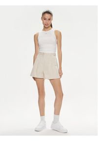 Tommy Jeans Szorty materiałowe Claire DW0DW17775 Beżowy Regular Fit. Kolor: beżowy. Materiał: bawełna