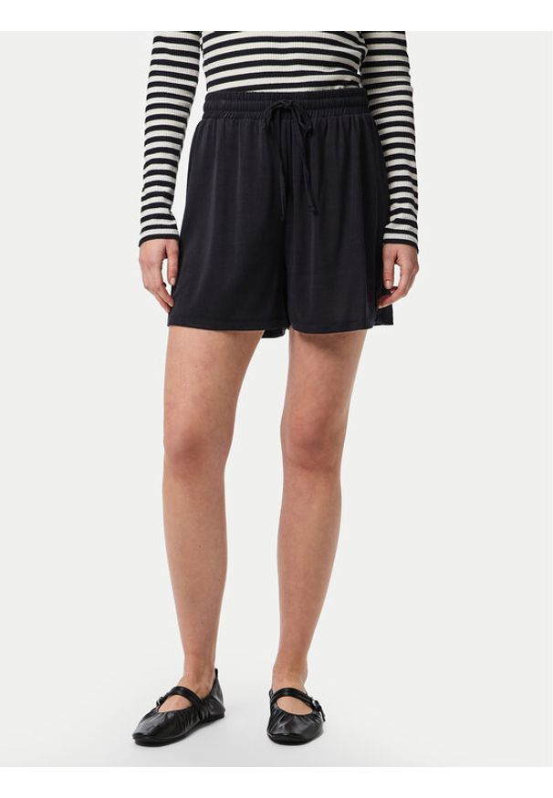 Pieces Szorty materiałowe Anora 17148783 Czarny Regular Fit. Kolor: czarny. Materiał: wiskoza, syntetyk