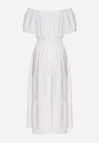 Born2be - Biała Sukienka o Rozkloszowanym Kroju z Dekoltem Typu Łódka Miranea. Okazja: na co dzień. Kolor: biały. Materiał: jeans. Typ sukienki: rozkloszowane, proste. Styl: klasyczny, casual #3