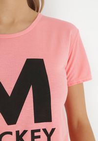 Born2be - Różowy 2-częściowy Komplet Piżamowy z T-shirtem i Krótkimi Legginsami Tiyose. Kolor: różowy. Długość: krótkie. Wzór: napisy, aplikacja #6