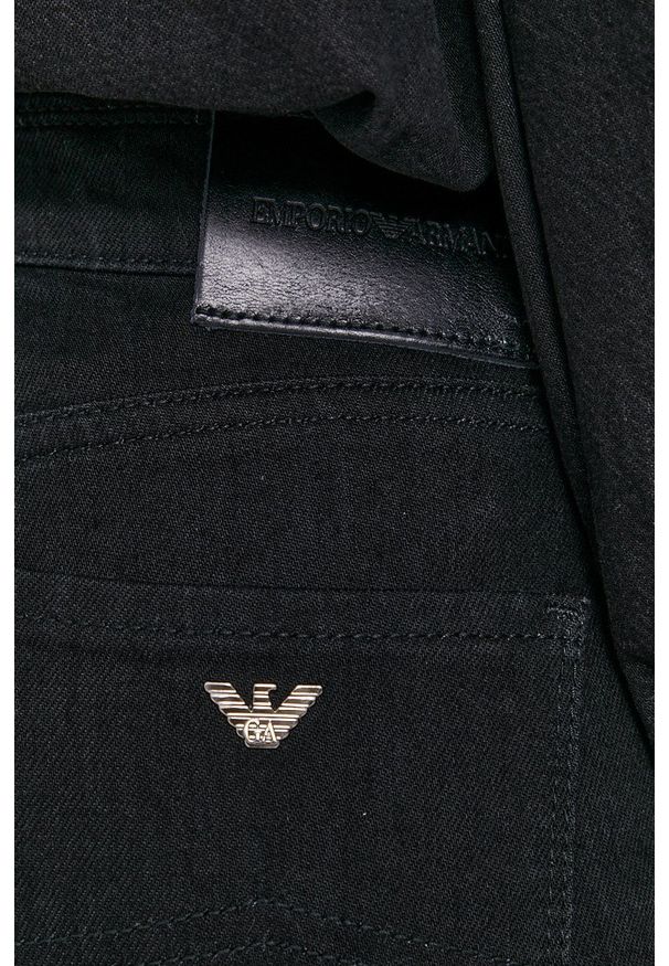 Emporio Armani - Jeansy. Kolor: czarny