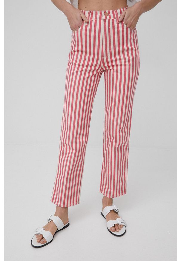 Wrangler jeansy damskie kolor różowy high waist. Stan: podwyższony. Kolor: różowy