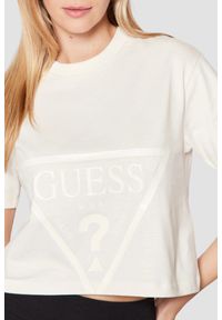 Guess - GUESS Kremowy bawełniany t-shirt damski Adele Crop, Rozmiar S. Okazja: na co dzień. Kolor: beżowy. Materiał: bawełna. Długość: krótkie. Styl: casual #4