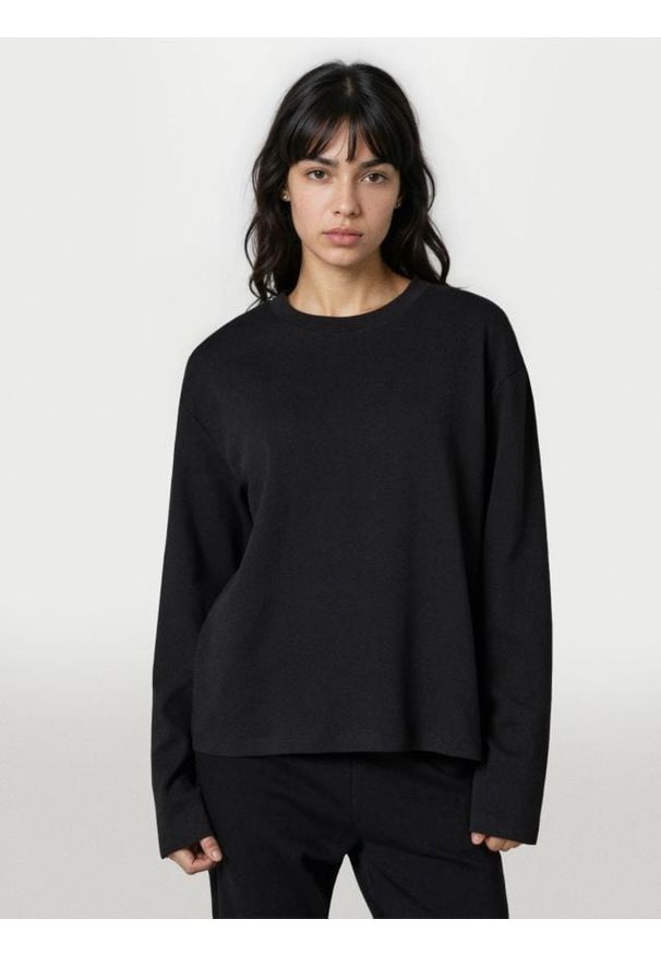 Sinsay - Bawełniana koszulka z gęstego splotu Interlock - czarny. Kolor: czarny. Materiał: bawełna. Wzór: ze splotem