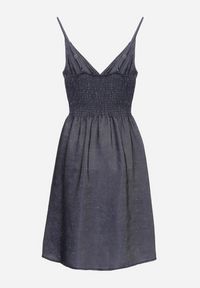 Born2be - Granatowa Wiskozowa Sukienka o Rozkloszowanym Kroju z Kopertowym Dekoltem Liralune. Typ kołnierza: dekolt w kształcie V. Kolor: niebieski. Materiał: wiskoza. Długość rękawa: na ramiączkach. Typ sukienki: kopertowe. Styl: elegancki, klasyczny #5