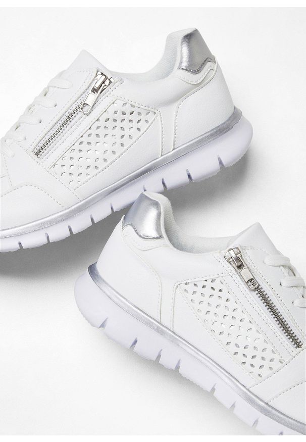 bonprix - Sneakersy z zamkiem. Zapięcie: zamek. Kolor: biały. Wzór: aplikacja