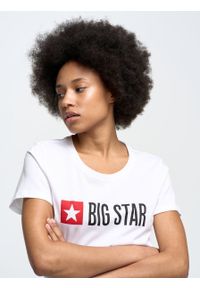 Big-Star - Koszulka damska z logo biała Risma 101. Okazja: na co dzień. Kolor: biały. Materiał: jeans, dzianina. Wzór: nadruk, aplikacja. Styl: sportowy, casual