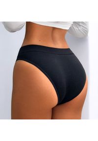 Intica - Figi damskie prążkowane z elastycznym pasem Milan. Kolor: beżowy. Materiał: prążkowany #4