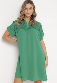 Born2be - Zielona Koszulowa Sukienka z Koronką Jetana. Kolor: zielony. Materiał: koronka. Długość rękawa: krótki rękaw. Wzór: koronka. Typ sukienki: koszulowe. Styl: elegancki #7