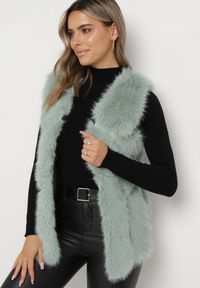 Born2be - Miętowa Kamizelka Futrzana z Wstawkami z Ekoskóry Batliewa. Kolor: miętowy. Materiał: futro. Wzór: aplikacja #1