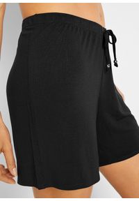 bonprix - Szorty plażowe z lejącej mieszanki wiskozy. Okazja: na plażę. Kolor: czarny. Materiał: wiskoza. Długość: długie #2